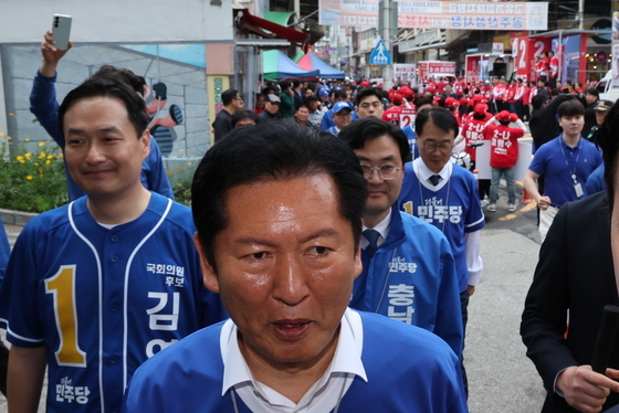 공식선거운동 첫날…정청래 "내란 심판" 장동혁 "정권 심판"