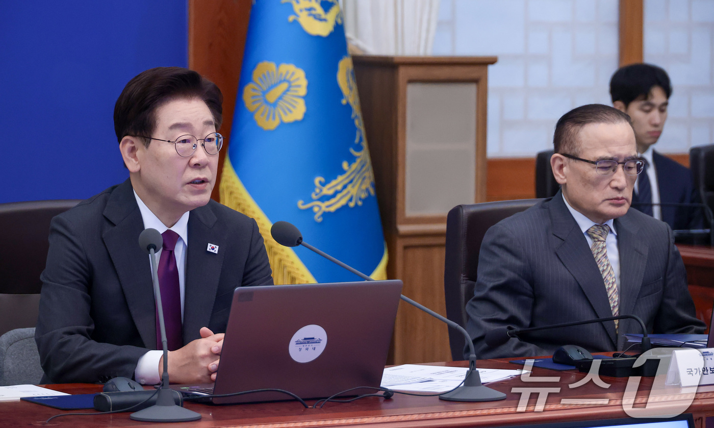 (서울=뉴스1) 이재명 기자 = 이재명 대통령이 21일 청와대에서 열린 수석보좌관회의에서 발언을 하고 있다. (청와대통신사진기자단) 2026.5.21/뉴스1
