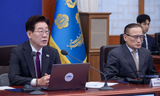 수석보좌관회의 주재하는 이재명 대통령