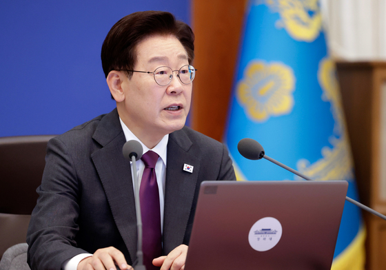 李대통령 "AI 허위조작·과장광고 피해 심각…법령·제도 정비 속도"