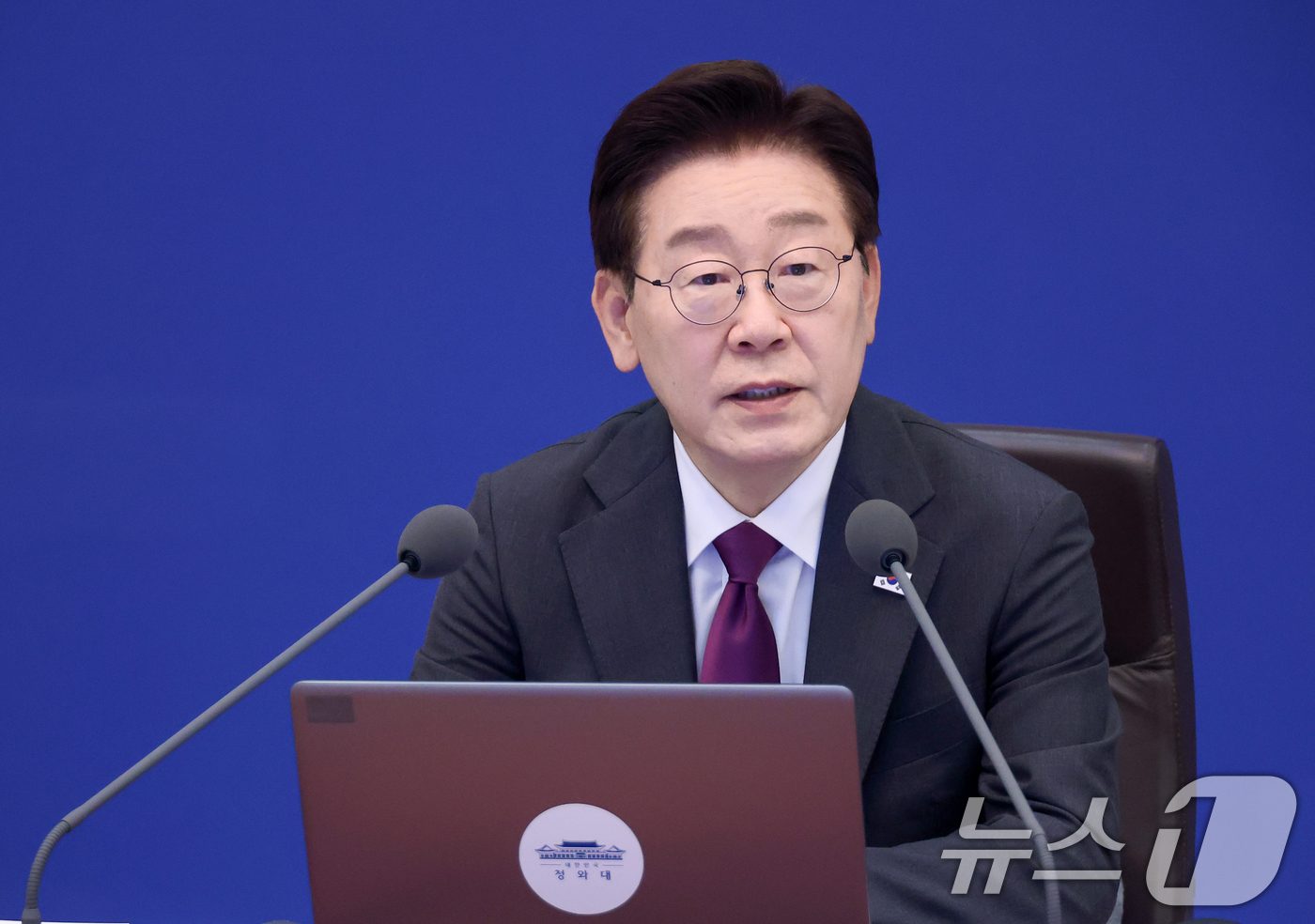 (서울=뉴스1) 이재명 기자 = 이재명 대통령이 21일 청와대에서 열린 수석보좌관회의에서 발언을 하고 있다. (청와대통신사진기자단) 2026.5.21/뉴스1
