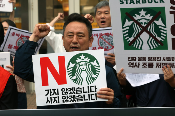 스벅 탱크데이 '금융치료' 나선 투자자들…신세계 -7%·이마트 -3%[핫종목]