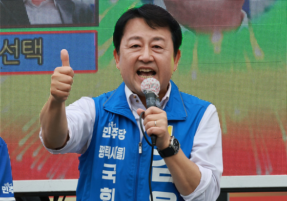 발언하는 김용남 민주당 후보