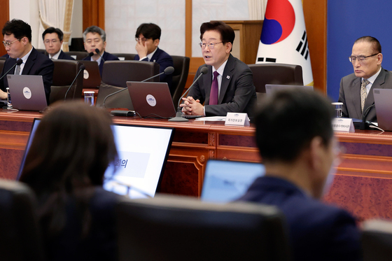 수석보좌관회의 발언하는 이재명 대통령