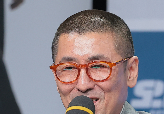 인사말 하는 '오십프로' 한동화 감독
