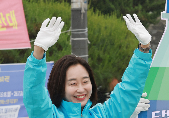 지지호소하는 김재연 진보당 후보