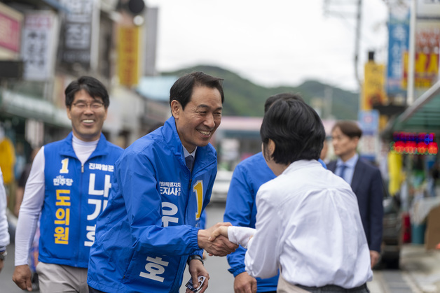 홍천 찾은 우상호 강원도지사 후보