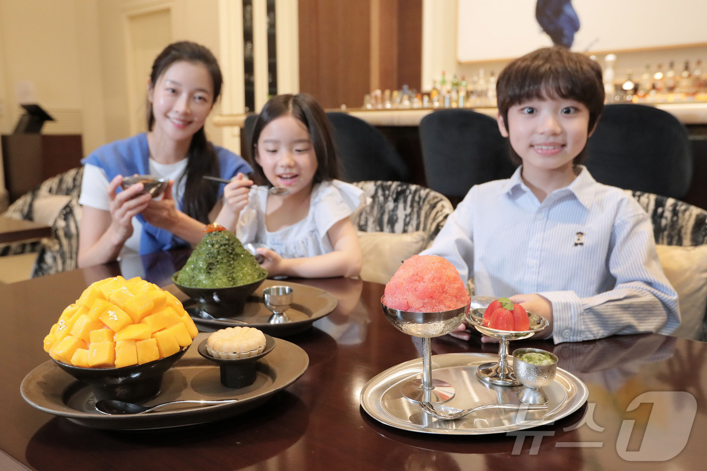 (서울=뉴스1) = 파라다이스시티가 여름 시즌을 맞아 프리미엄 빙수 3종과 캐치! 티니핑 포토타임, 마술 쇼 등 온 가족이 함께 즐길 수 있는 시즌 콘텐츠를 선보인다고 21일 밝혔 …