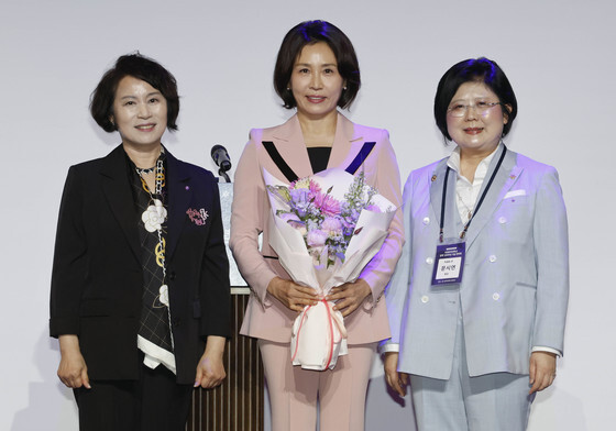 '자랑스러운 숙명인' 김혜경 여사…"미래는 함께 성장하는 사람 필요"