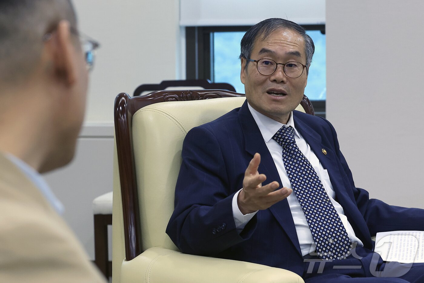 본문 이미지 - 이용철 방위사업청장은 한국 방산업의 비약적 성과를 평가하면서도 일본 등 새로운 경쟁국을 이길 수 있는 새로운 제도 도입의 필요성을 역설했다. 2026.5.21 ⓒ 뉴스1 박정호 기자