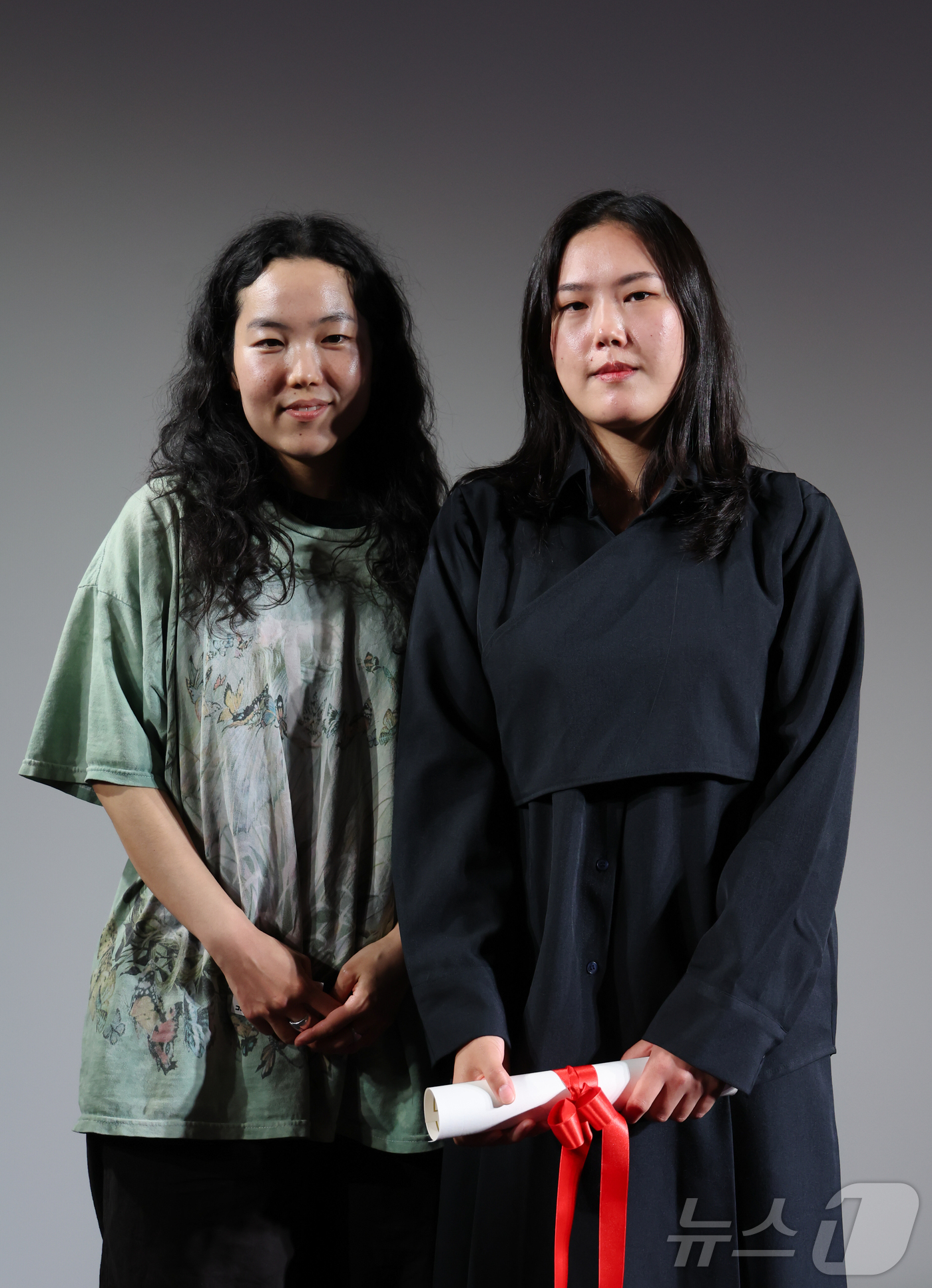 (칸=뉴스1) 이준성 특파원 = 제79회 칸 국제영화제 학생 영화 부문인 라 시네프 섹션 진출작 ‘사일런트 보이시스’의 나딘 미송 진 감독이 21일(현지시간) 프랑스 남부 소도시 …