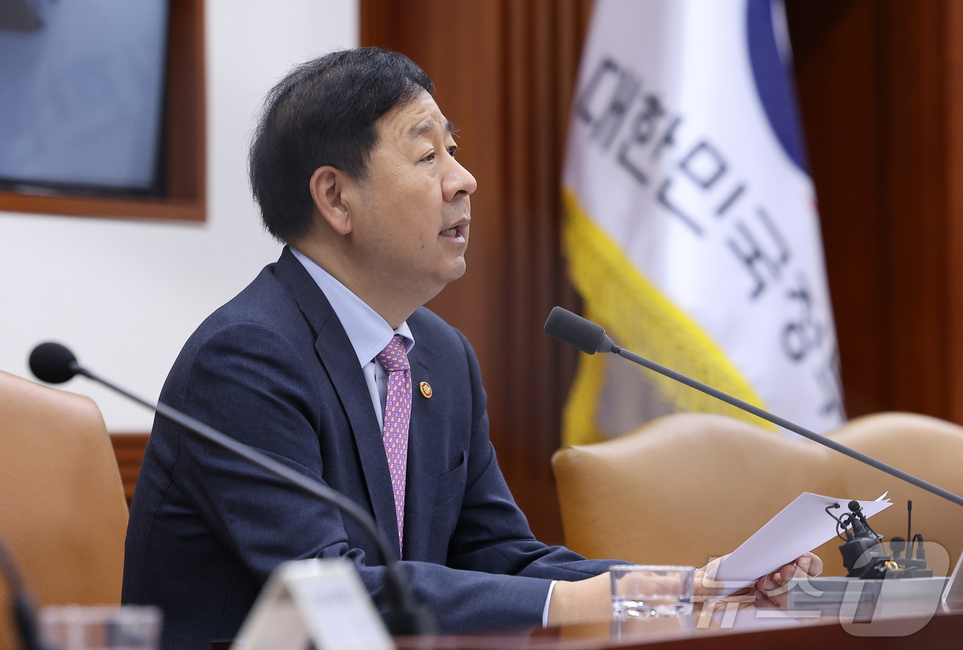 (서울=뉴스1) 김성진 기자 = 구윤철 경제부총리 겸 재정경제부 장관이 22일 서울 종로구 정부서울청사에서 열린 비상경제본부 회의 겸 경제관계장관회의·국가창업시대 전략회의 및 부동 …