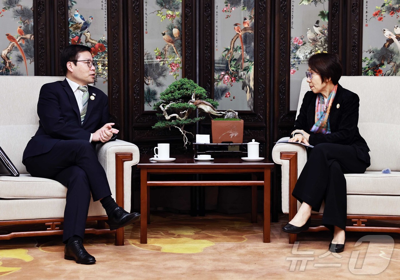 (서울=뉴스1) = '아시아태평양경제협력공동체(APEC) 통상장관회의' 참석차 중국 쑤저우를 방문중인 여한구 산업통상부 통상교섭본부장이 21일(현지시간) 그레이스 푸 하이 옌 싱가 …