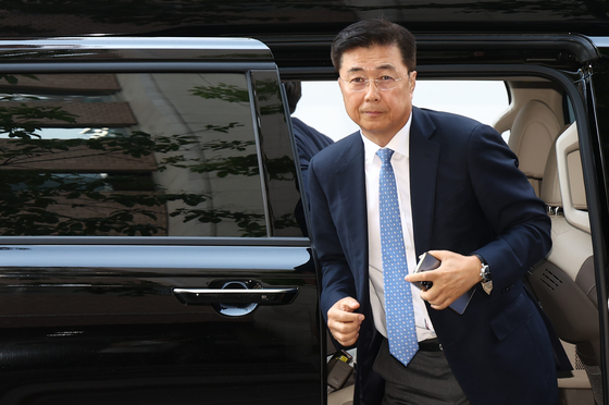 홍장원 전 국정원 1차장, 계엄 옹호 메시지 의혹 관련 종합특검 출석