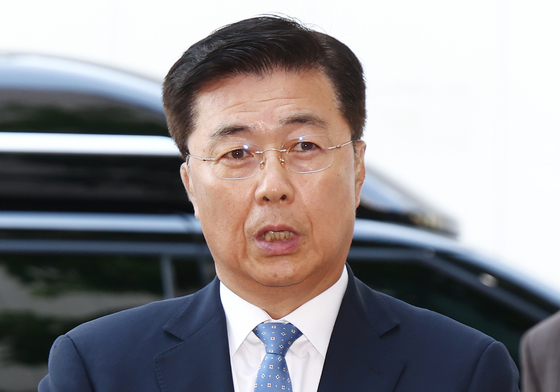 '계엄 옹호 메시지' 관련 취재진 질의 답변하는 홍장원 전 1차장
