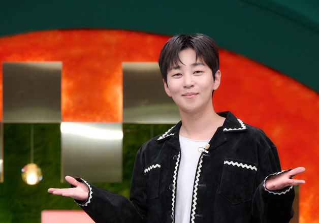 '누내여2' 새MC 딘딘 "어릴적 연상녀 선호…쇼츠급 도파민"