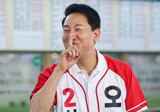 응원 자제 부탁하는 오세훈 후보