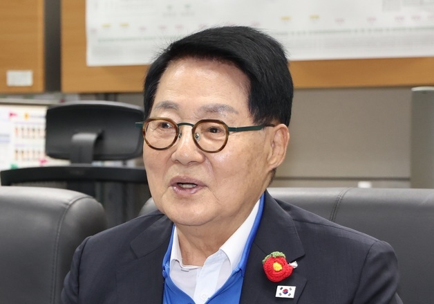 박지원 "靑 비서실장으로 아주 중량급 광역단체장 출신 추천"