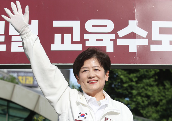 아침인사하는 강은희 대구교육감 후보