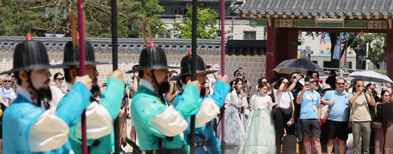 외국인 관광객 사로잡은 교대식