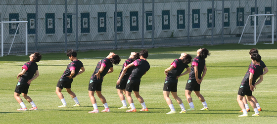 몸푸는 북한 내고향여자축구팀