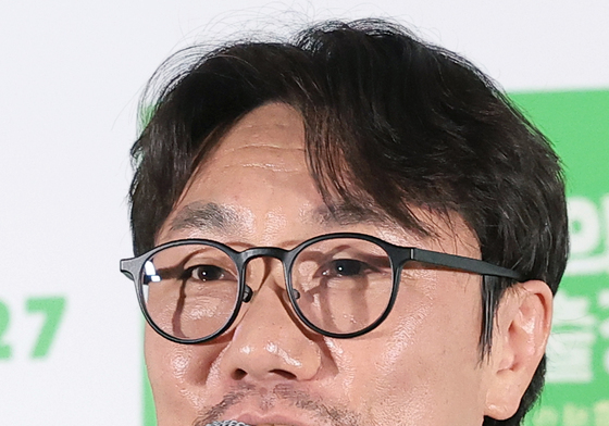 인사말  하는 이주형 감독