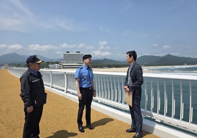 속초해경, 7월 개장하는 '송지호 바다 하늘길' 안전 점검