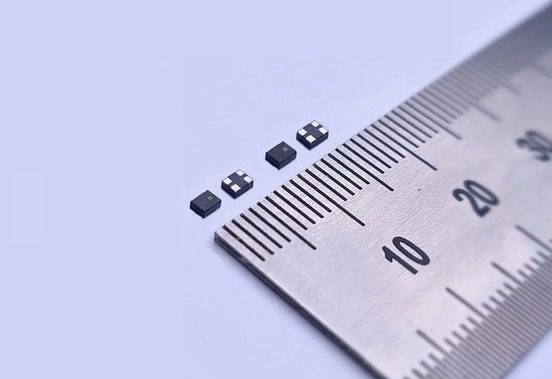 '1.6조 잭팟' 커패시터 뭐지?…AI 호황, 반도체 뒤 이을 전자부품은?