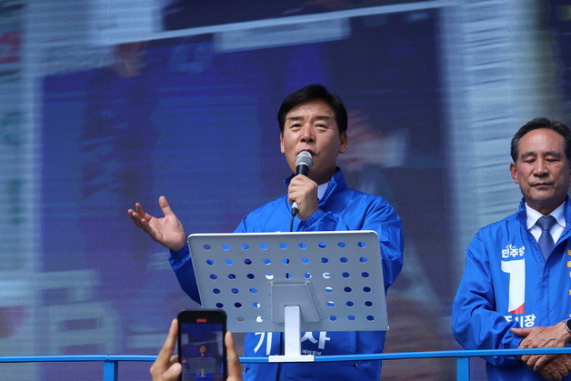 오중기 "대통령 비판하면 어떻게 정부 예산 가져오나"…지지 호소