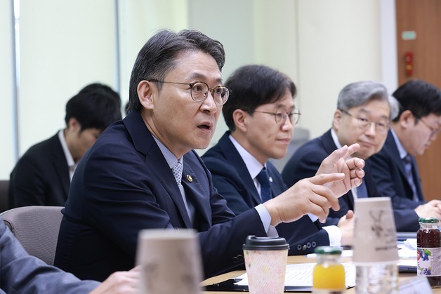 "AI 공격, AI로 방어"…금융위, '보안 목적 망분리 규제' 긴급 완화 조치