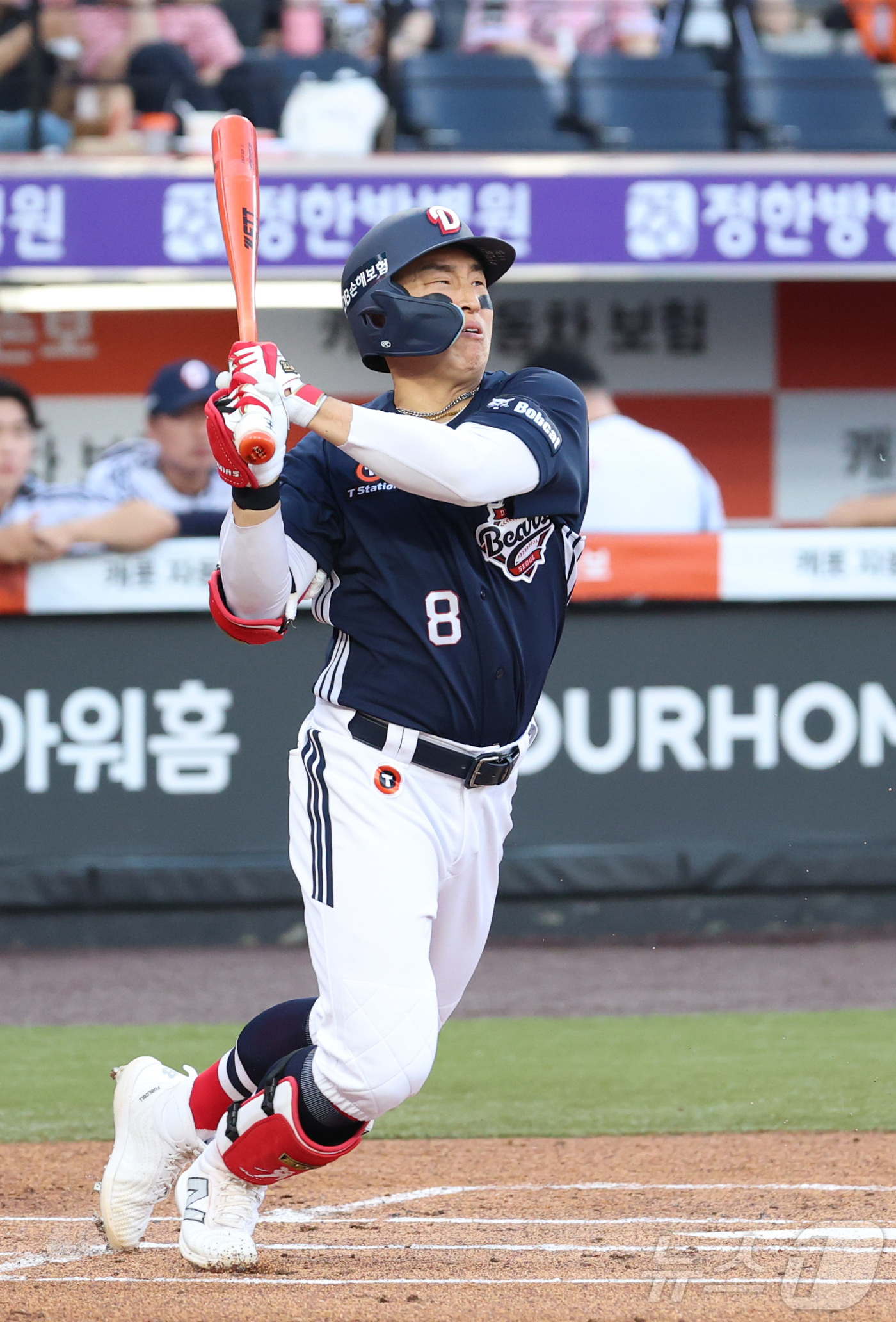 (대전=뉴스1) 김기남 기자 = 22일 대전 한화생명볼파크에서 열린 2026 신한 SOL KBO리그 두산 베어스와 한화 이글스의 경기에서 두산 손아섭이 직전 친정팀을 상대로 타격하 …