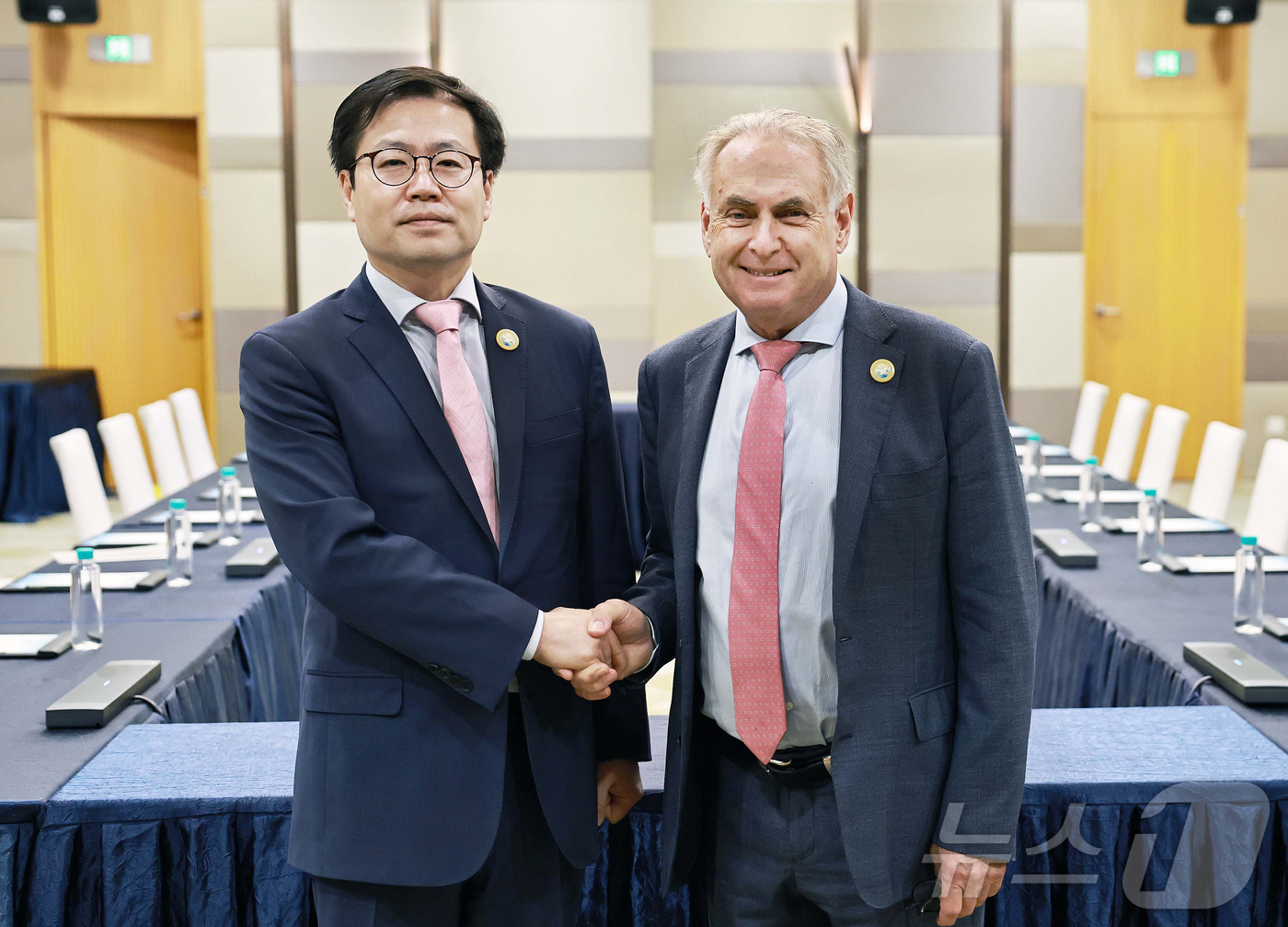 (서울=뉴스1) = 여한구 산업통상부 통상교섭본부장이 22일(현지시간) 중국 쑤저우시에서 열린 ‘아시아태평양경제협력공동체(APEC) 통상장관회의’에 참석해 돈 패럴(Don Farr …