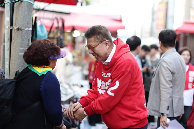 박형준, 부산 골목골목 누비며 '안심·자부심' 메시지