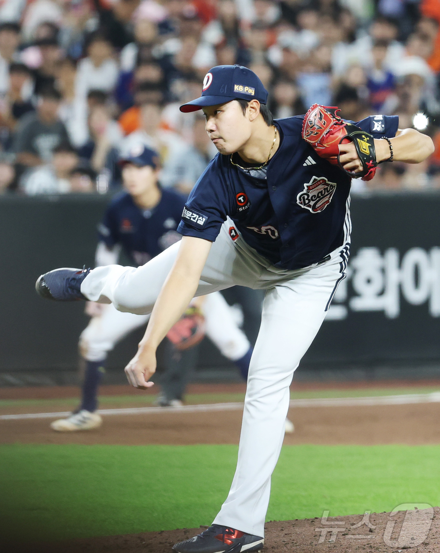 (대전=뉴스1) 김기남 기자 = 22일 대전 한화생명볼파크에서 열린 2026 신한 SOL KBO리그 두산 베어스와 한화 이글스의 경기에서 두산 양재훈이 투구하고 있다. 2026.5 …