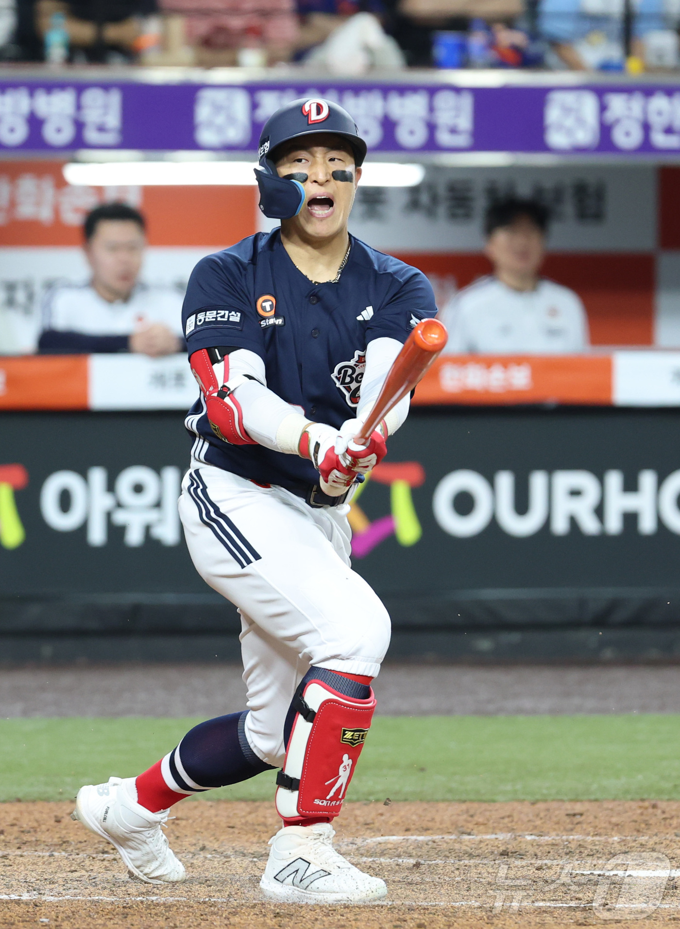 (대전=뉴스1) 김기남 기자 = 22일 대전 한화생명볼파크에서 열린 2026 신한 SOL KBO리그 두산 베어스와 한화 이글스의 경기에서 8회초 2사 1,2루에서 두산 손아섭이 1 …