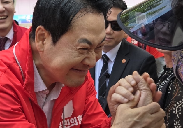 서천 장항시장 찾은 장동혁 국민의힘 선대위원장