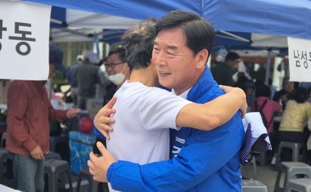 [화보]오중기, 풍기장터서 영일대까지…경북 민심잡기 광폭 행보