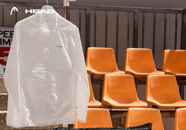 가성비 러닝템 '열광'…다이소 스포츠웨어 매출 3배로 '껑충'