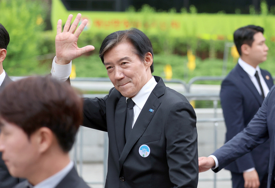 조국 선거사무원·경찰 폭행 혐의 40대 유튜버 석방