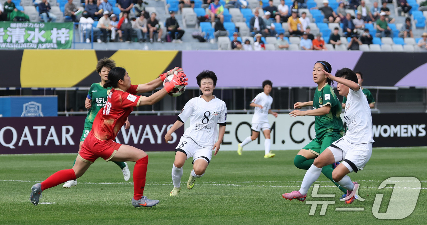 (수원=뉴스1) 박지혜 기자 = 23일 오후 경기 수원시 수원종합운동장에서 열린 2025-2026 아시아축구연맹(AFC) 여자 챔피언스리그(AWCL) 결승 북한 내고향여자축구단과 …