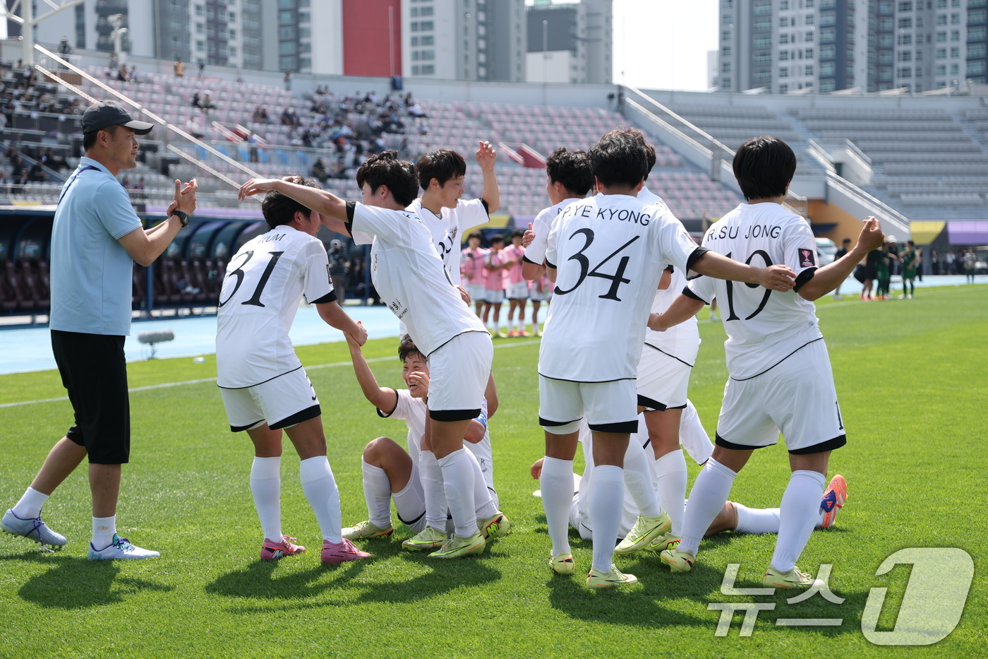 (수원=뉴스1) 박지혜 기자 = 23일 오후 경기 수원시 수원종합운동장에서 열린 2025-2026 아시아축구연맹(AFC) 여자 챔피언스리그(AWCL) 결승 도쿄 베르디와의 경기에서 …