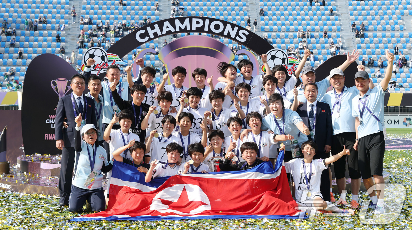 (수원=뉴스1) 박지혜 기자 = 23일 오후 경기 수원시 수원종합운동장에서 열린 2025-2026 아시아축구연맹(AFC) 여자 챔피언스리그(AWCL) 결승 북한 내고향여자축구단과 …