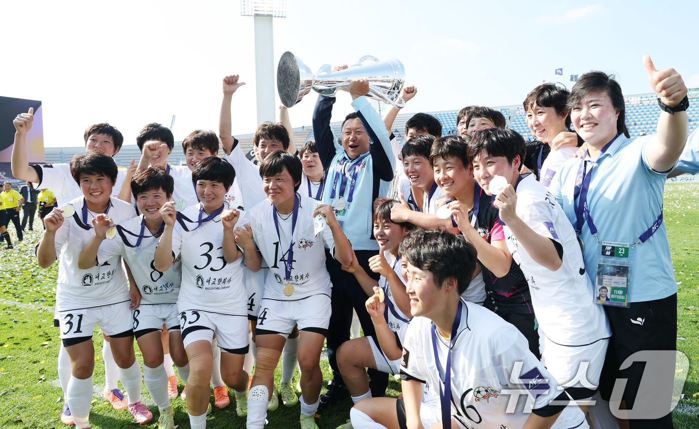 (수원=뉴스1) 박지혜 기자 = 23일 오후 경기 수원시 수원종합운동장에서 열린 2025-2026 아시아축구연맹(AFC) 여자 챔피언스리그(AWCL) 결승 북한 내고향여자축구단과 …