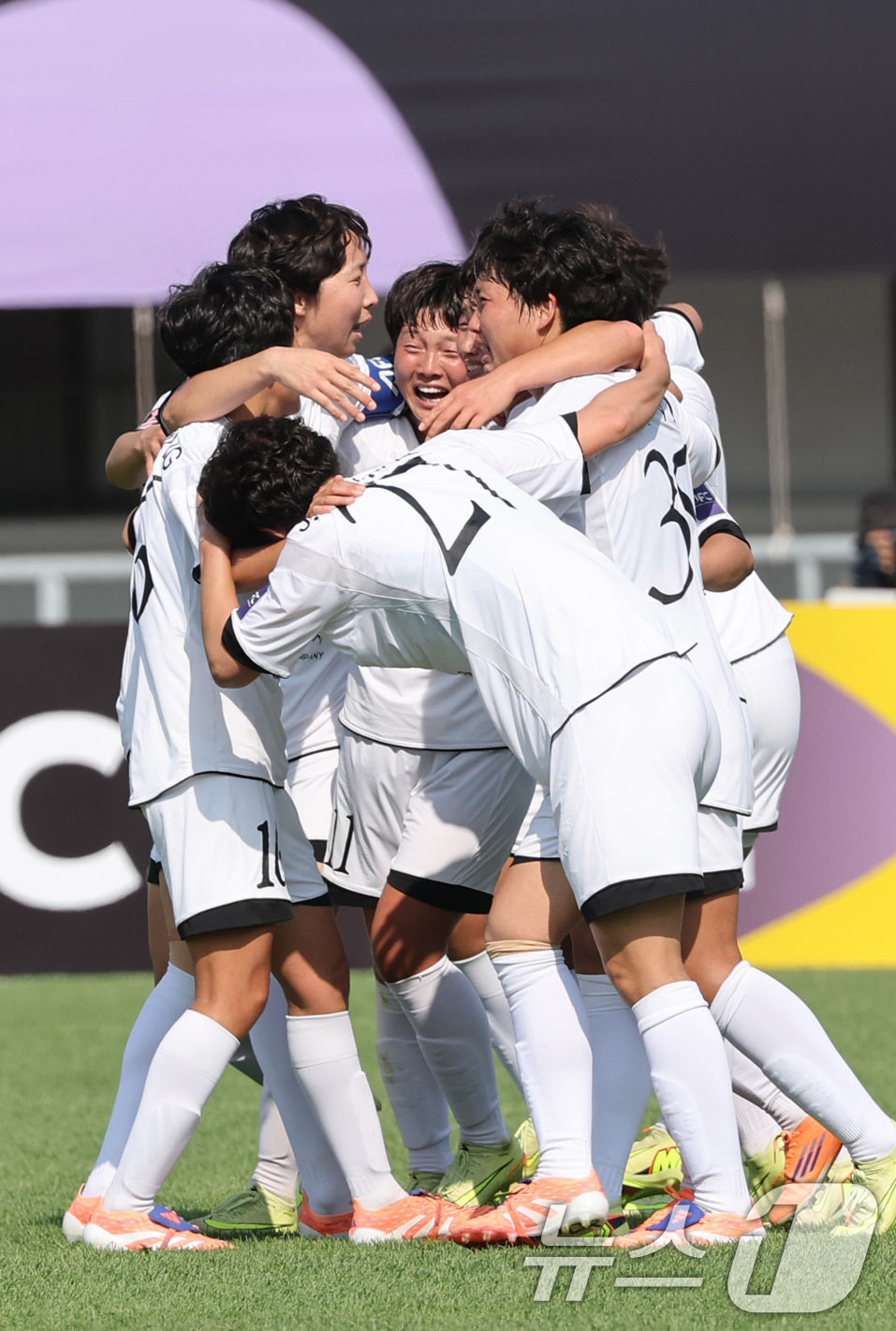 (수원=뉴스1) 박지혜 기자 = 23일 오후 경기 수원시 수원종합운동장에서 열린 2025-2026 아시아축구연맹(AFC) 여자 챔피언스리그(AWCL) 결승 북한 내고향여자축구단과 …