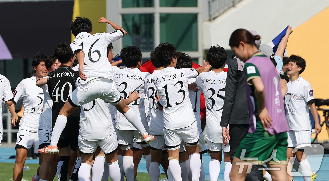 (수원=뉴스1) 박지혜 기자 = 23일 오후 경기 수원시 수원종합운동장에서 열린 2025-2026 아시아축구연맹(AFC) 여자 챔피언스리그(AWCL) 결승 북한 내고향여자축구단과 …