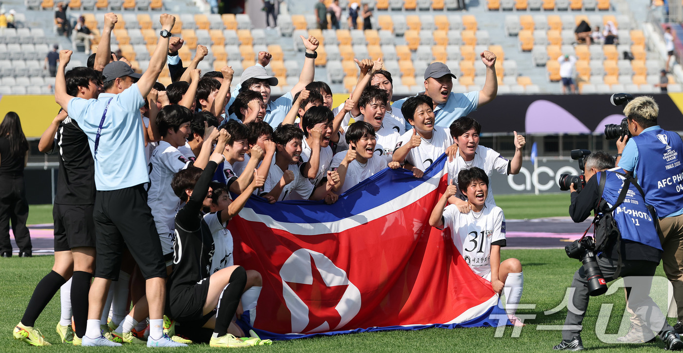 (수원=뉴스1) 박지혜 기자 = 23일 오후 경기 수원시 수원종합운동장에서 열린 2025-2026 아시아축구연맹(AFC) 여자 챔피언스리그(AWCL) 결승 북한 내고향여자축구단과 …