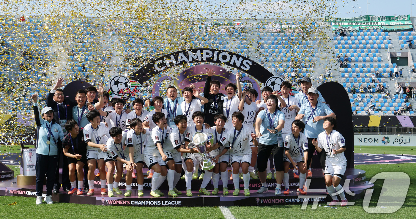 (수원=뉴스1) 박지혜 기자 = 23일 오후 경기 수원시 수원종합운동장에서 열린 2025-2026 아시아축구연맹(AFC) 여자 챔피언스리그(AWCL) 결승 북한 내고향여자축구단과 …