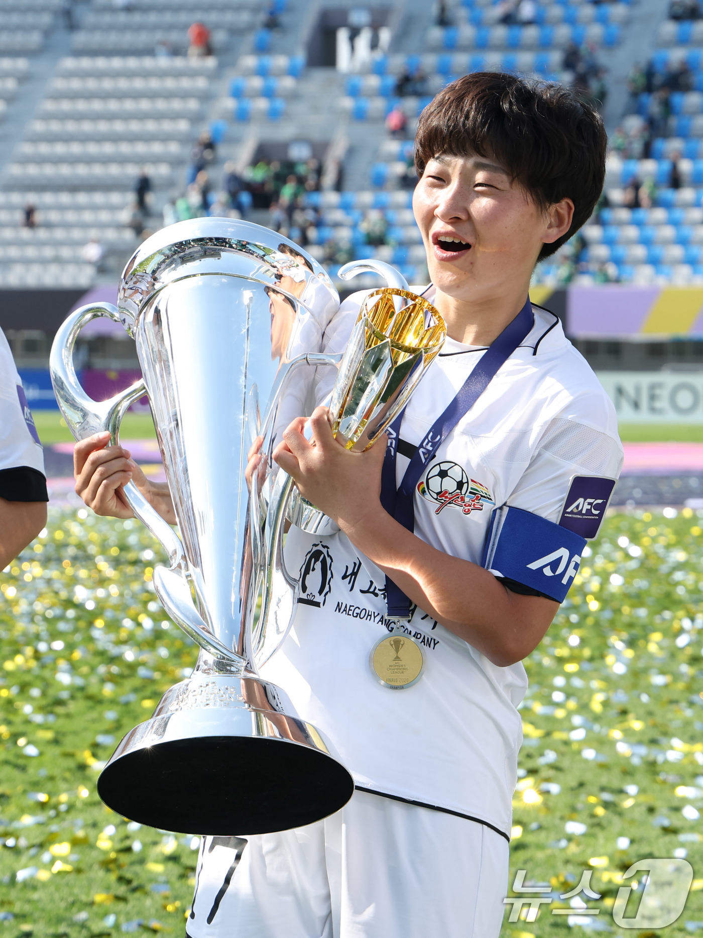 (수원=뉴스1) 박지혜 기자 = 23일 오후 경기 수원시 수원종합운동장에서 열린 2025-2026 아시아축구연맹(AFC) 여자 챔피언스리그(AWCL) 결승에서 우승한 북한 내고향여 …
