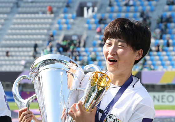 우승·MVP 모두 거머쥔 김경영