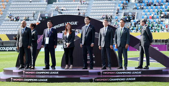 AWCL 시상식 참석한 최휘영 장관과 정몽규 회장